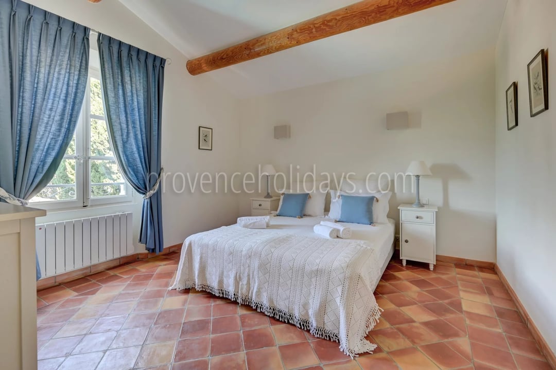 Een elegant landhuis van 300 vierkante meter met een verwarmd zwembad, op slechts enkele minuten van Saint-Rémy-de-Provence. Mas des Cyprès - 9