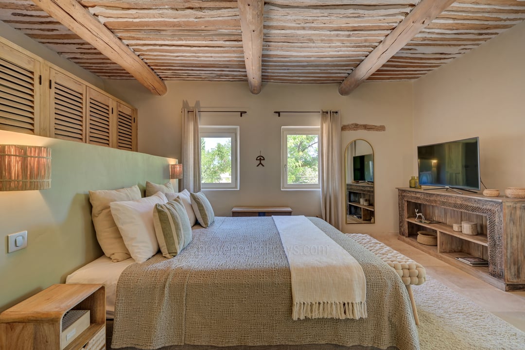 31 - Le Mas de Prestige: Villa: Bedroom 1
