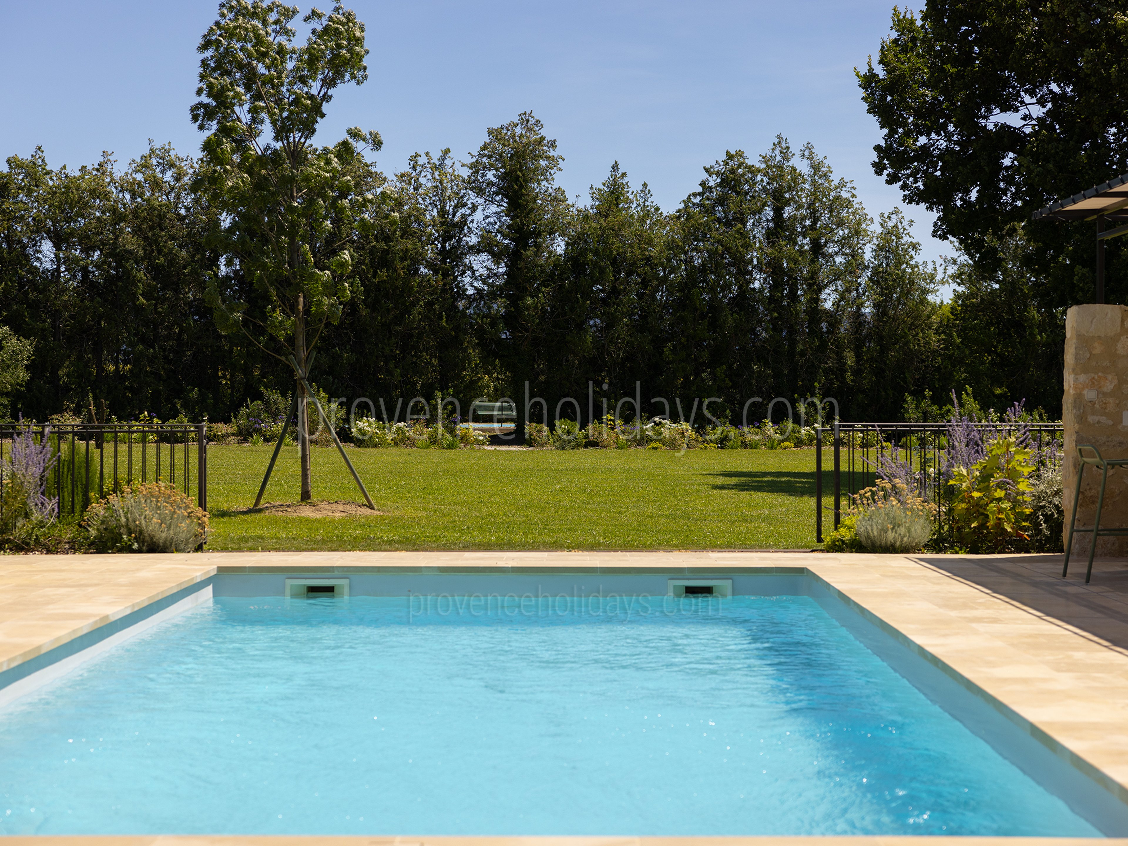 77 - Mas de la Lône: Villa: Pool