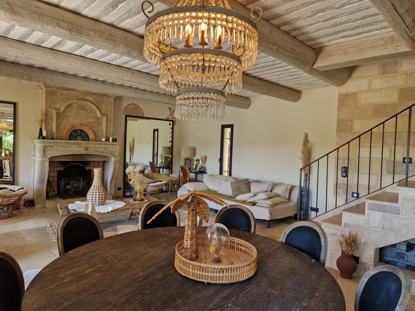 46 - La Roque sur Pernes: Villa: Interior - Living Room - Main House