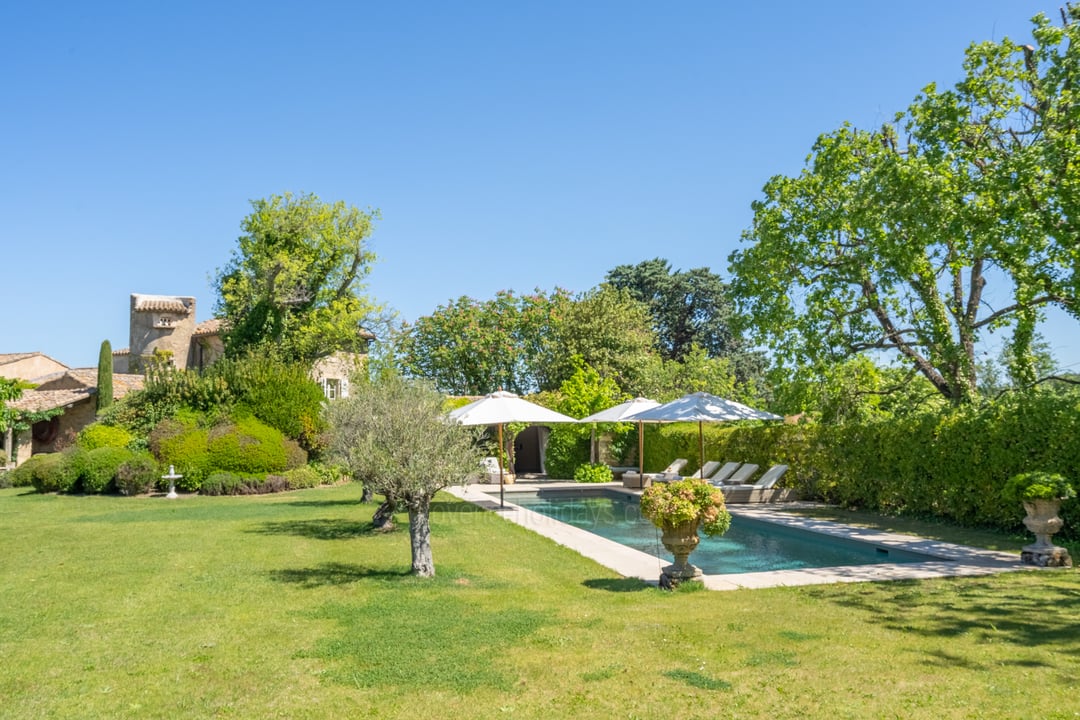 Total paradise with heated pool and pool house