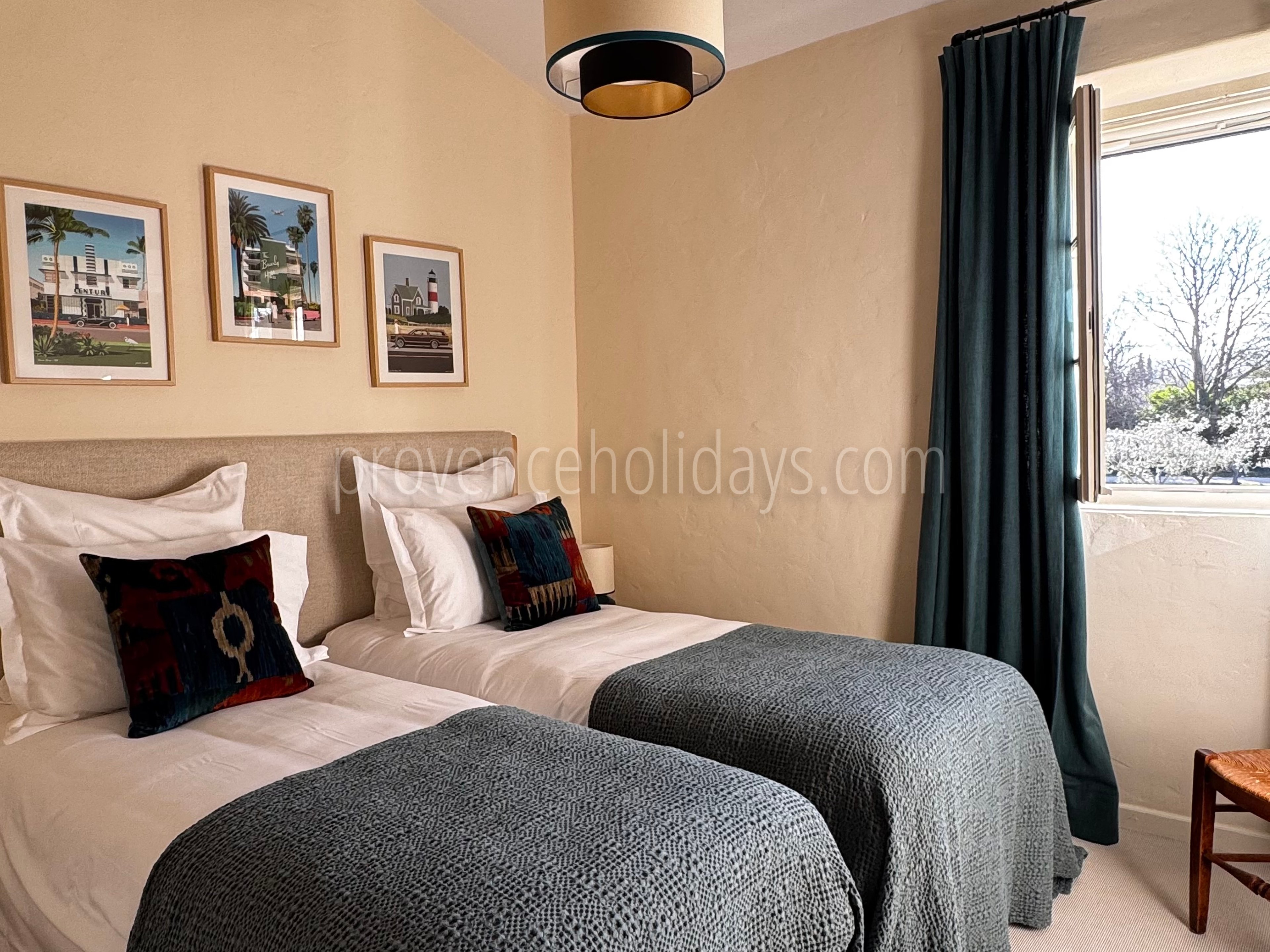 38 - Le Mas des Magnans: Villa: Bedroom