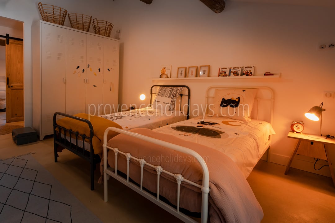 74 - Mas des Pommiers: Villa: Interior