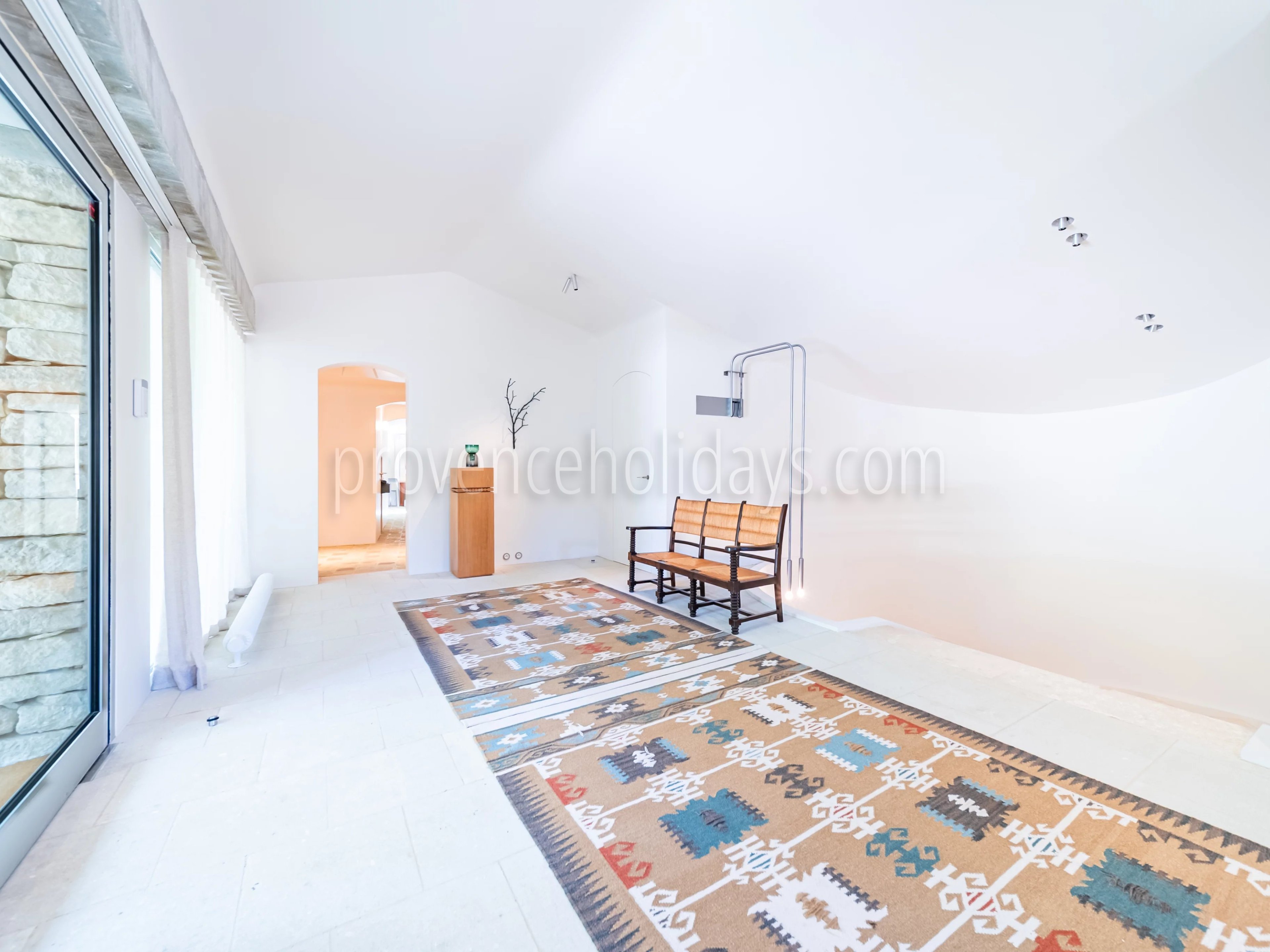 22 - Stone Property in Ménerbes: Villa: Interior
