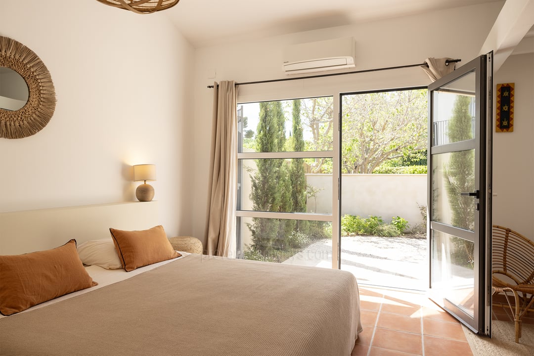 29 - Mas de Flandrin: Villa: Bedroom