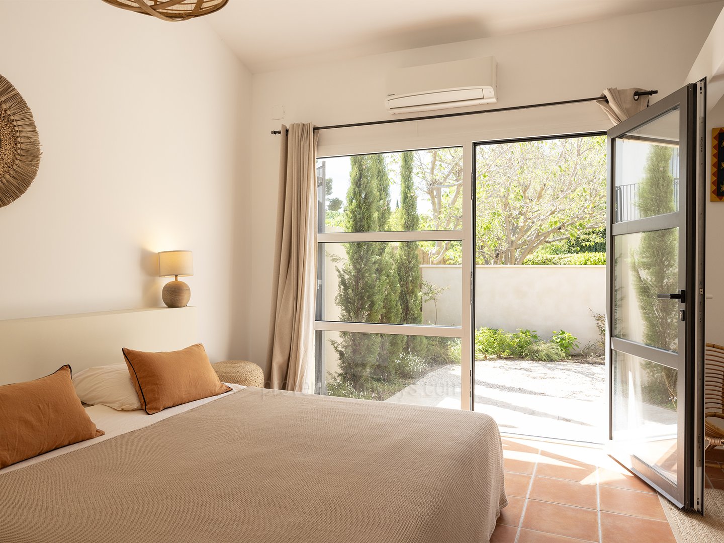 29 - Mas de Flandrin: Villa: Bedroom