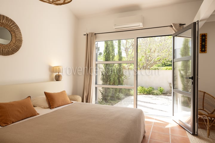 29 - Mas de Flandrin: Villa: Bedroom