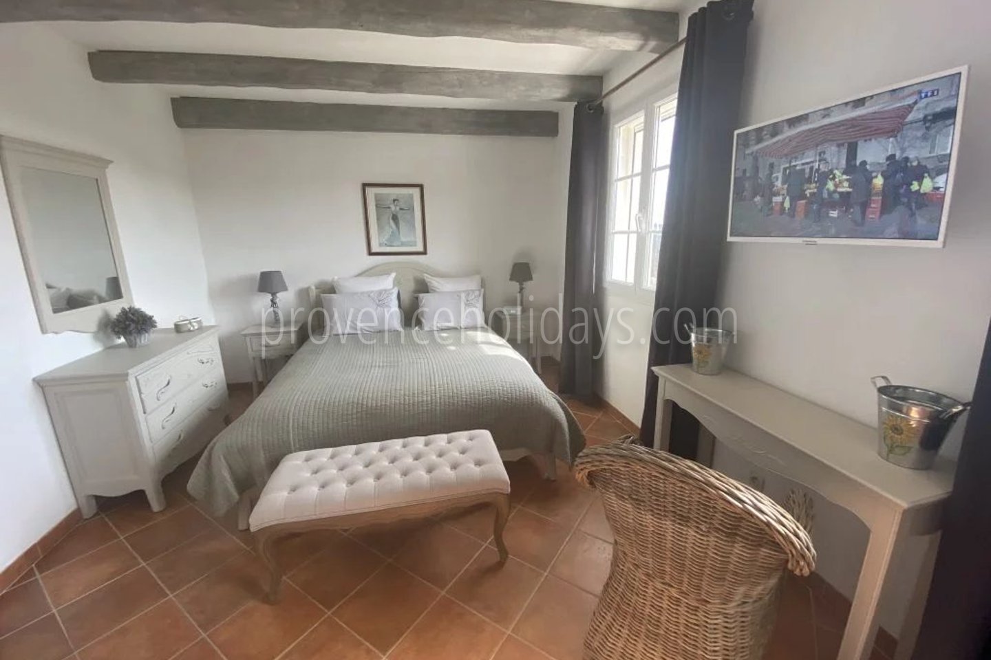 19 - Bastide with lavender in Gordes: Villa: Bedroom