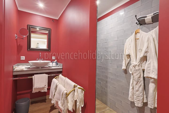 113 - Villa with sauna in La Garde-Freinet: Villa: Bathroom
