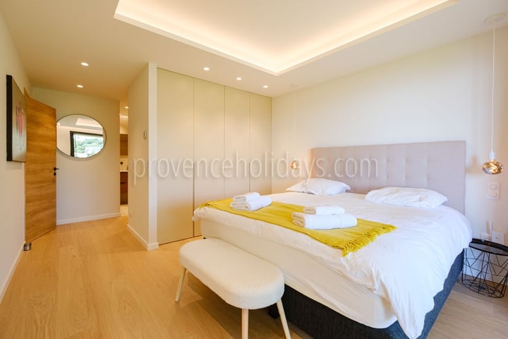 16 - Villa Riviera: Villa: Bedroom