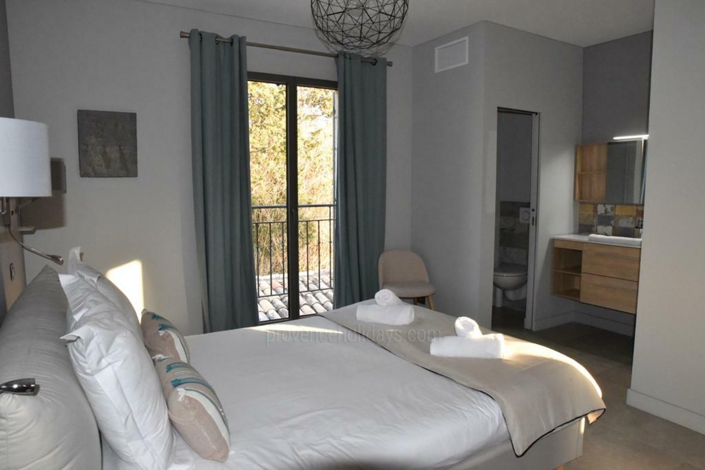38 - Le Mas des Bories: Villa: Bedroom