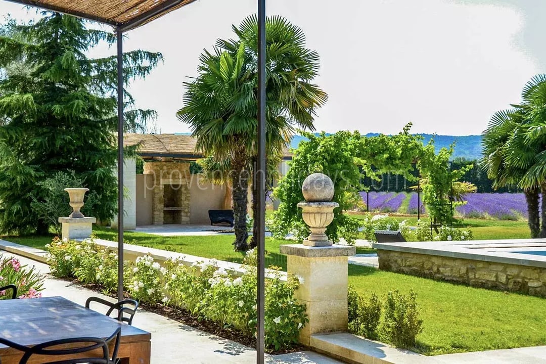18 - Bonnieux Mas: Villa: Exterior