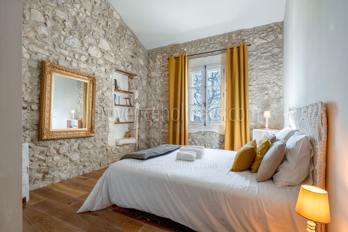 21 - Mas des Roches: Villa: Bedroom