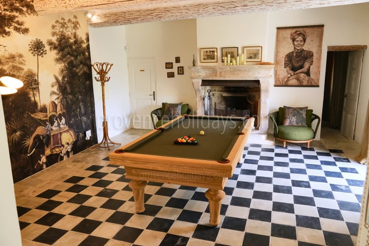 25 - Domaine du Grand Chêne: Villa: Interior