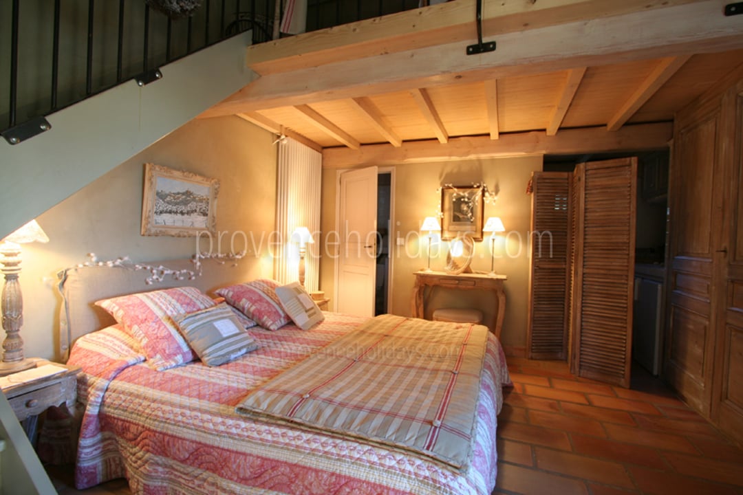 31 - Le Mas des Lavandes: Villa: Bedroom