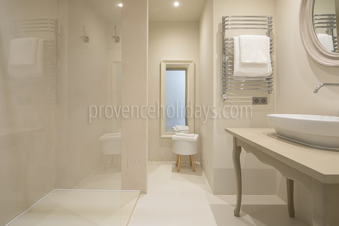 20 - Mas Harmonie: Villa: Bathroom