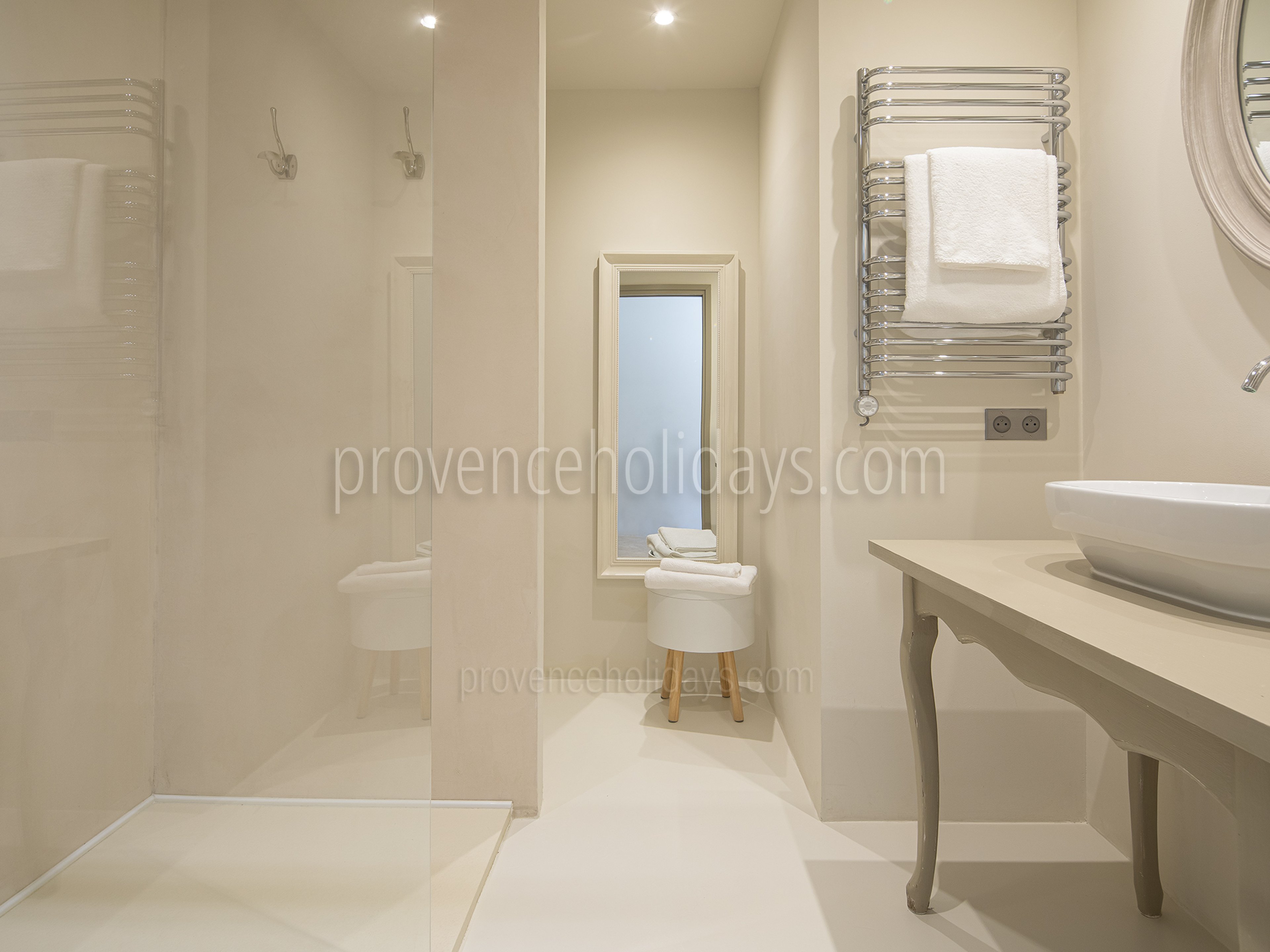 20 - Mas Harmonie: Villa: Bathroom