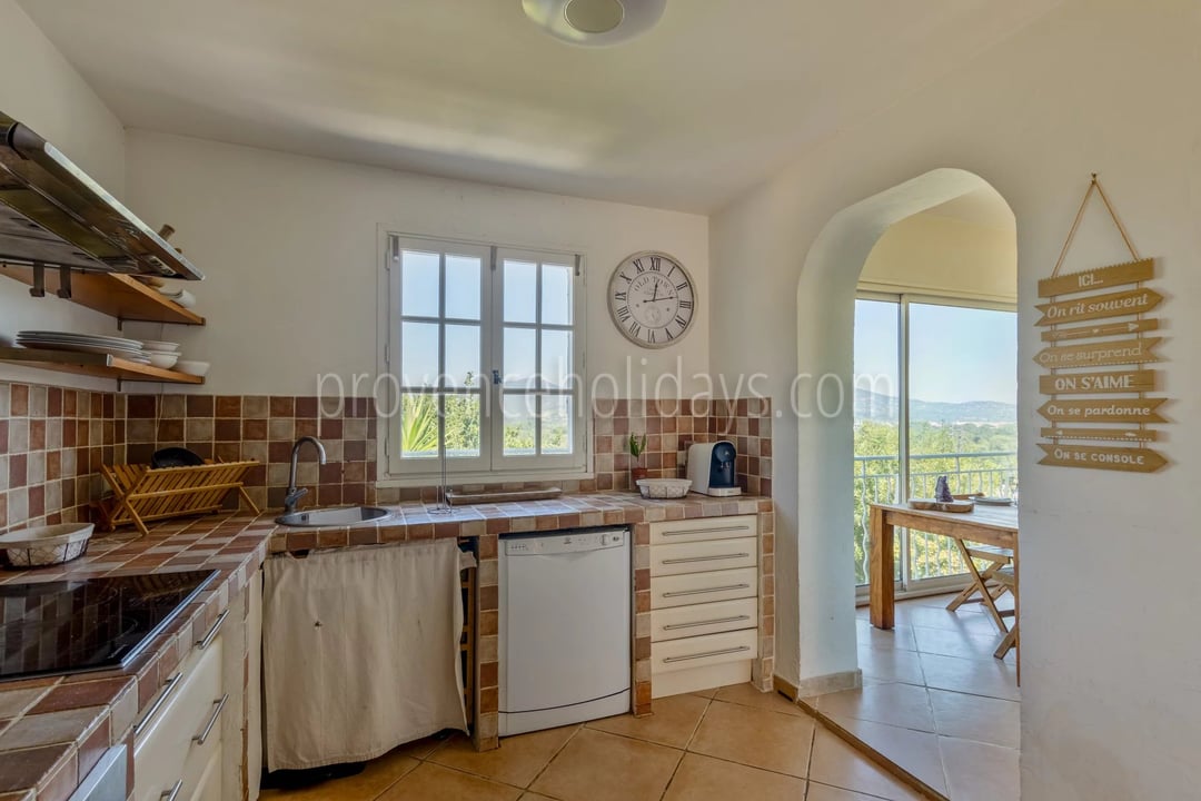 7 - Quiet house in Gassin: Villa: Interior