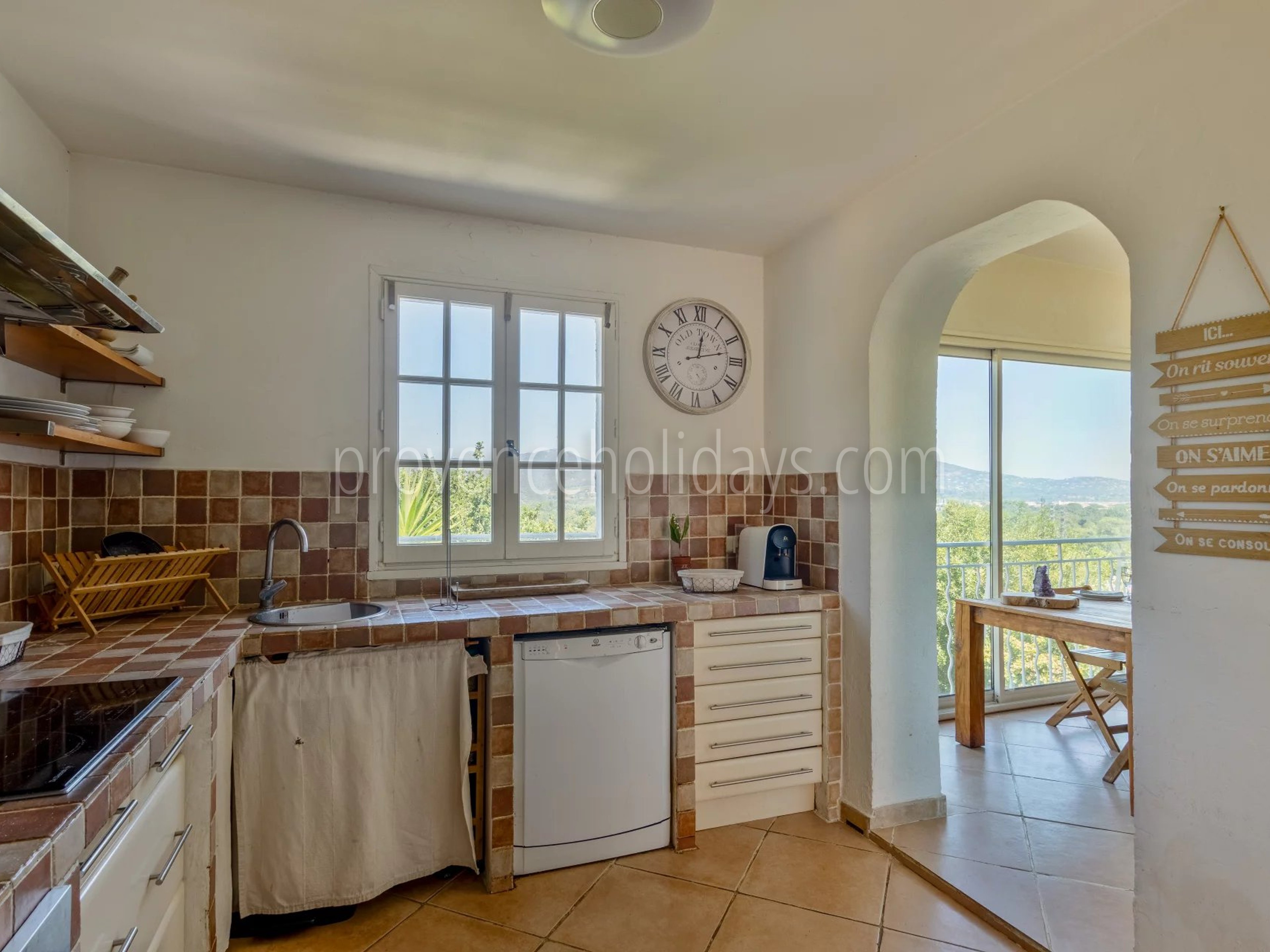 7 - Quiet house in Gassin: Villa: Interior