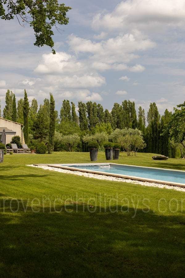 Superbe propriété au pied du village de Bonnieux - -1