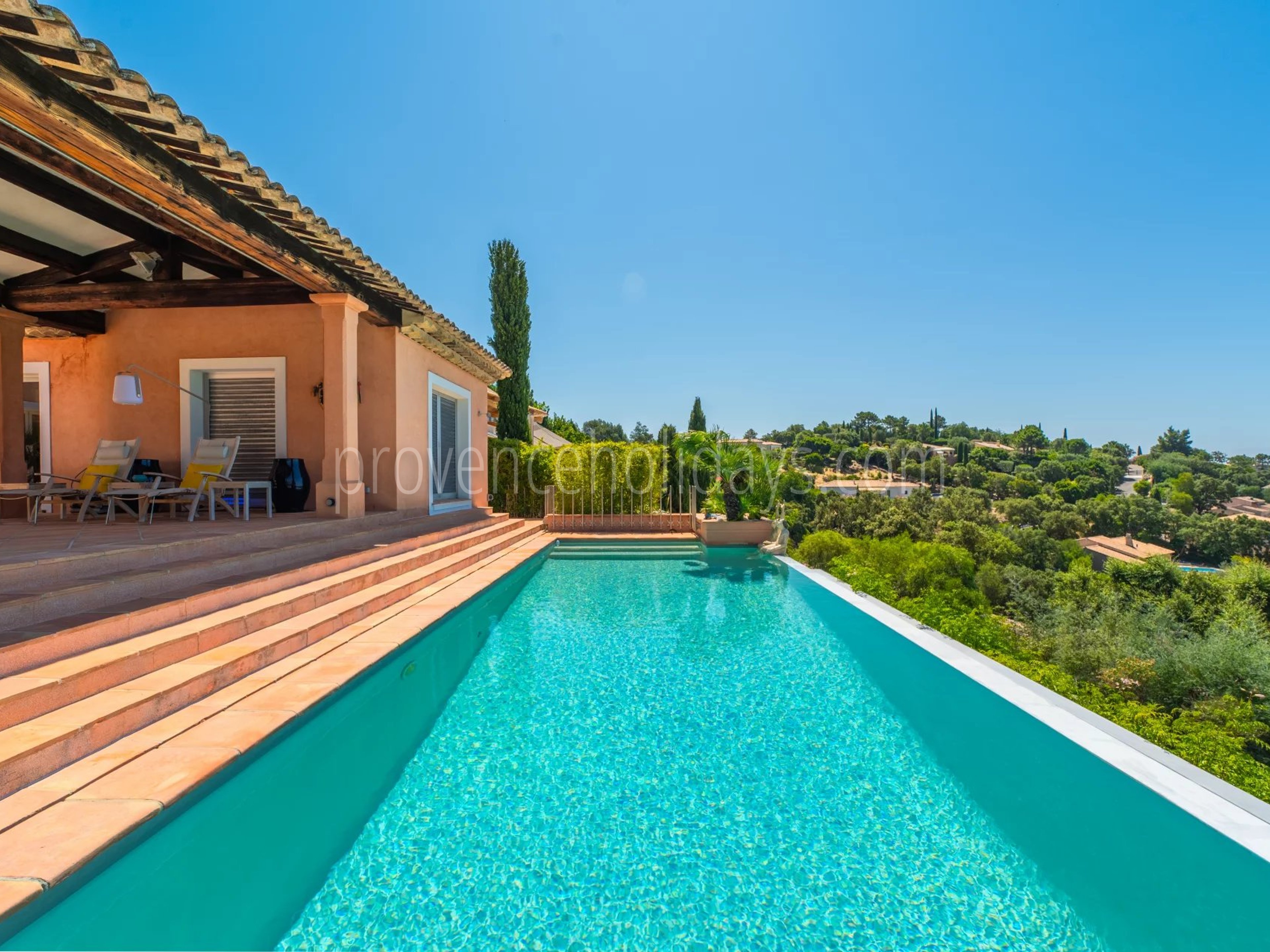 2 - Zeitgenössische Villa in Rayol-Canadel-sur-Mer: Villa: Pool