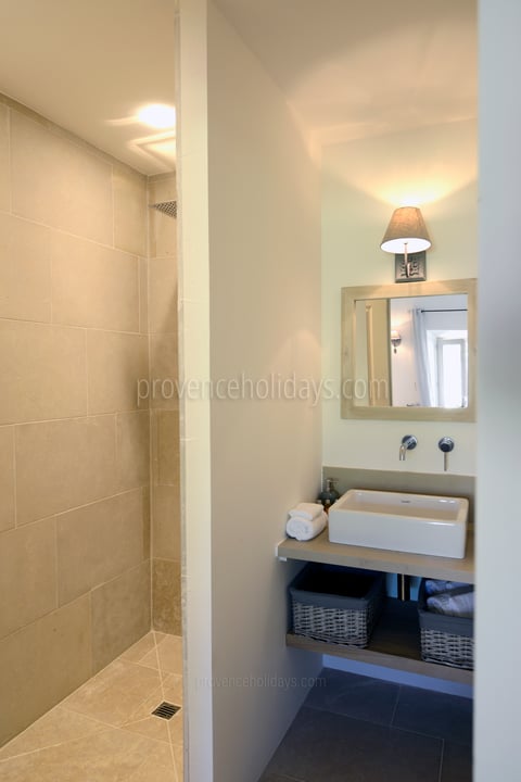 20 - Mas du Bois d\'Or: Villa: Bathroom 1