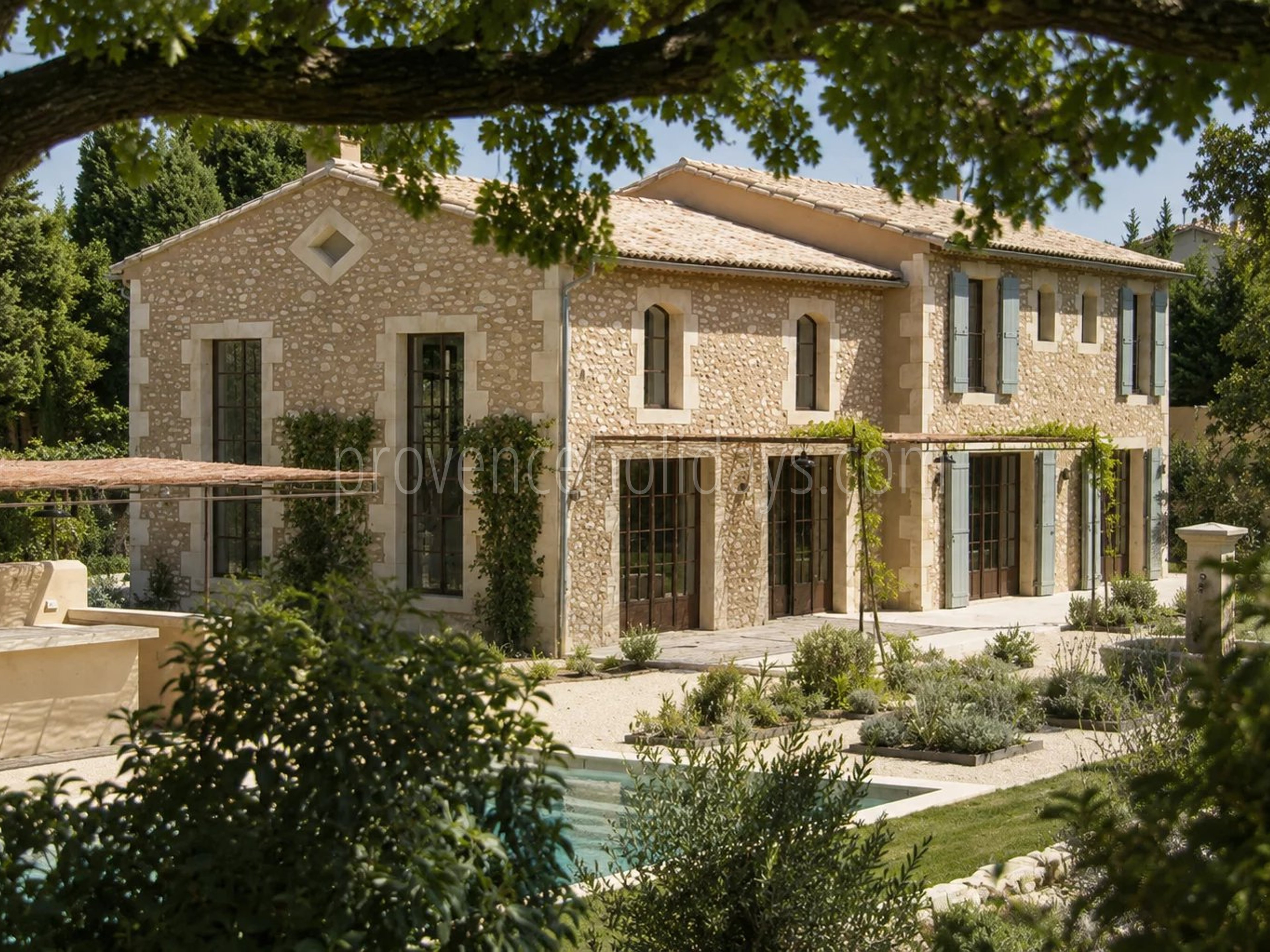 30 - Mas contemporain à Eygalières: Villa: Exterior