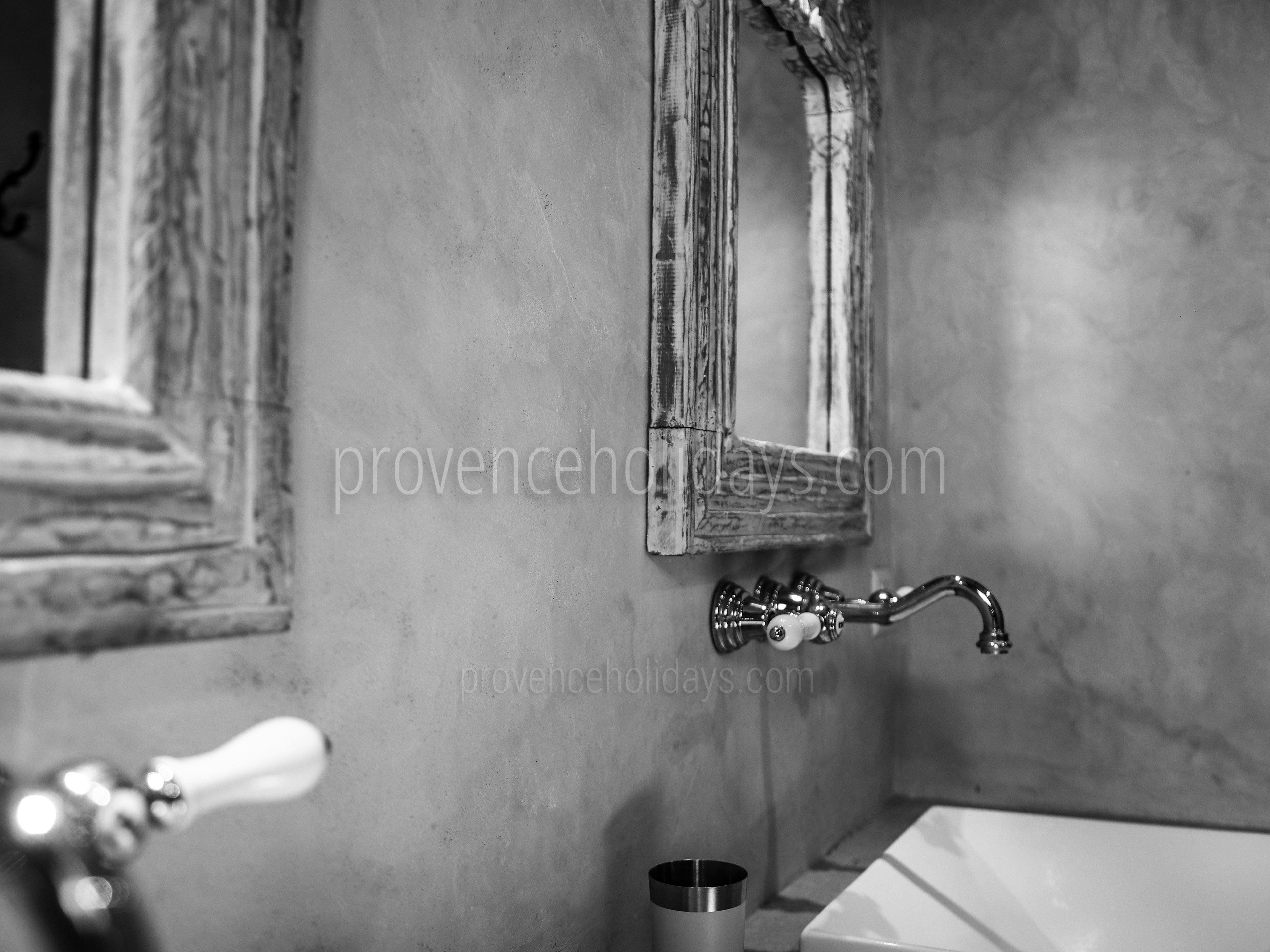 47 - Mas de Beaumes: Villa: Bathroom