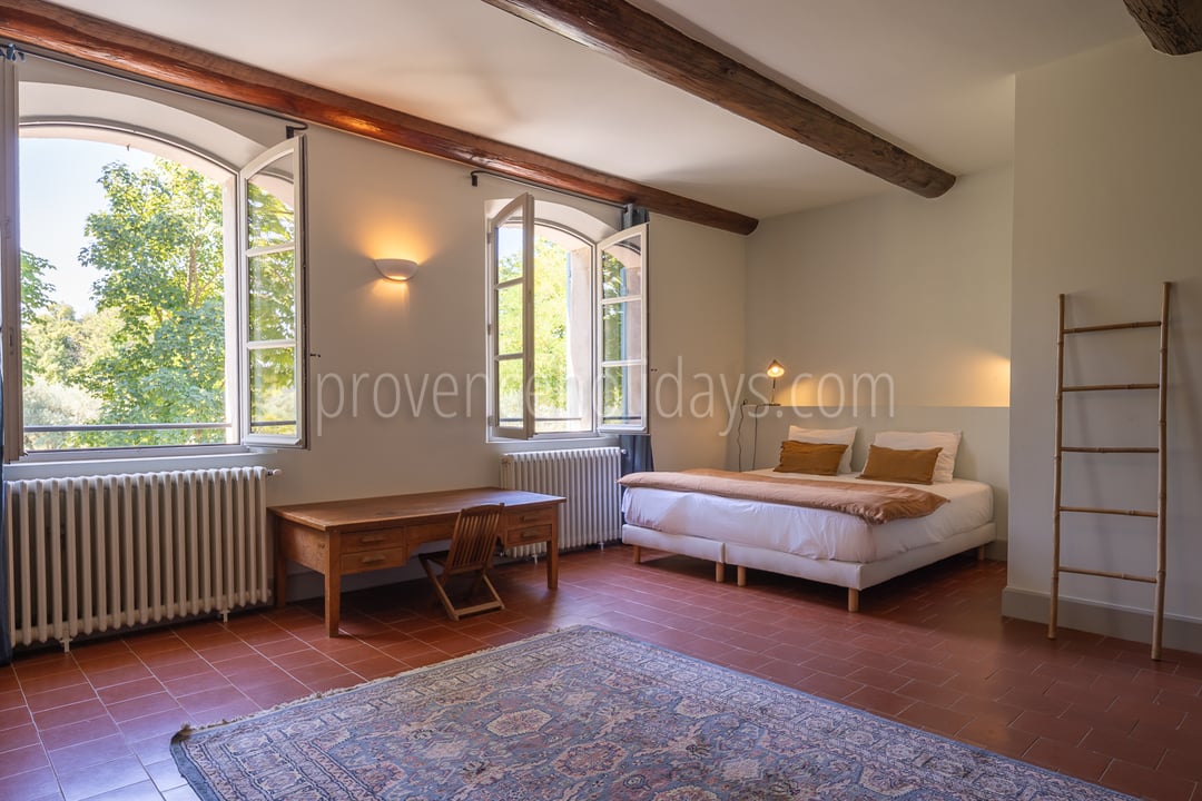 20 - Mas du Lierre: Villa: Bedroom