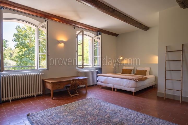20 - Mas du Lierre: Villa: Bedroom