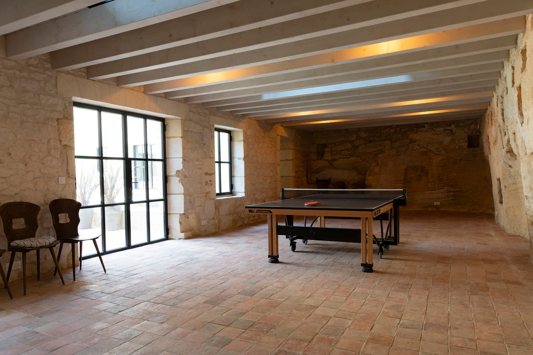 9 - La Cours des Artistes: Villa: Interior