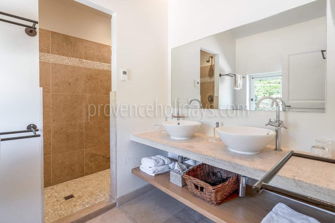 43 - Le Mas des Vignes: Villa: Bathroom