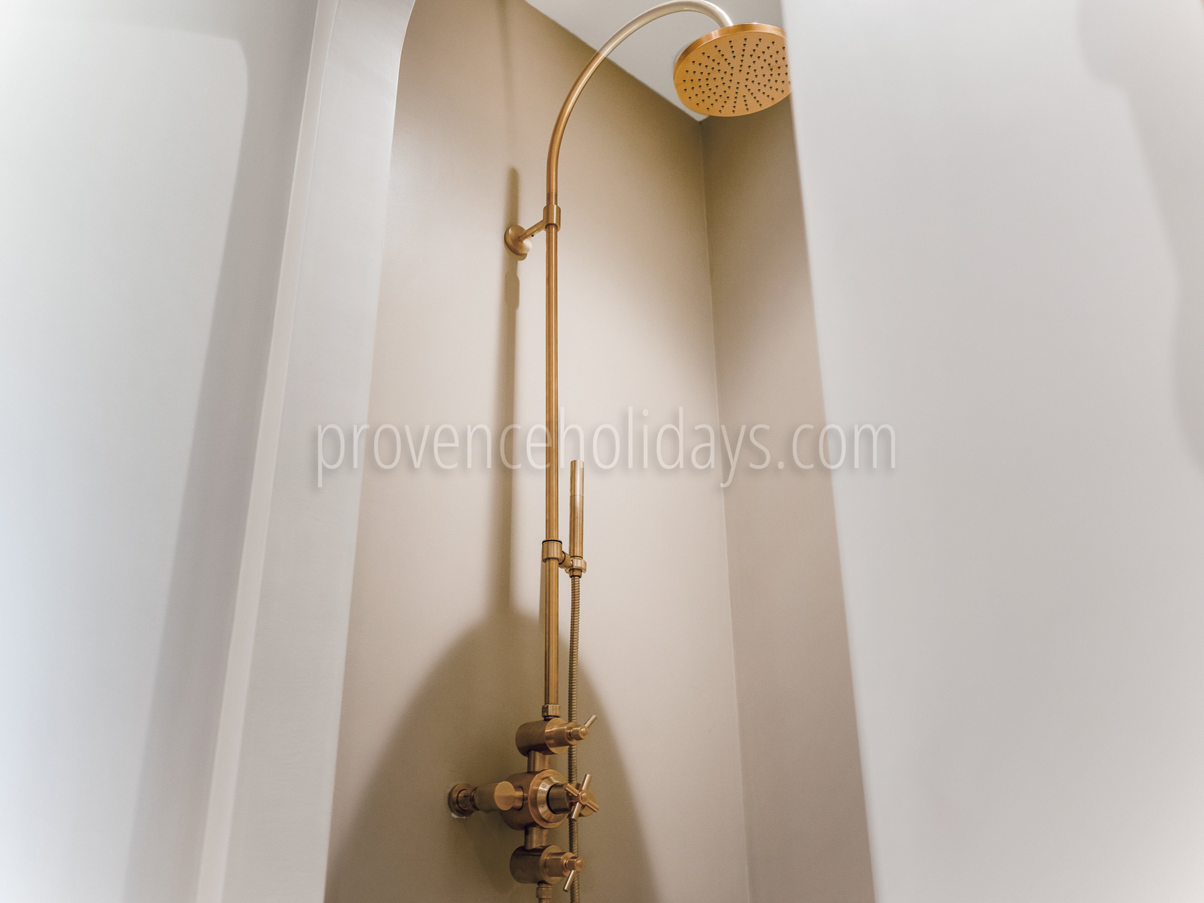24 - La Tropézienne: Villa: Bathroom