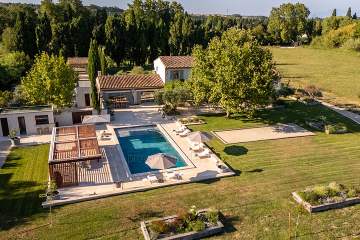 Mas with swimming pool in Saint-Rémy-de-Provence