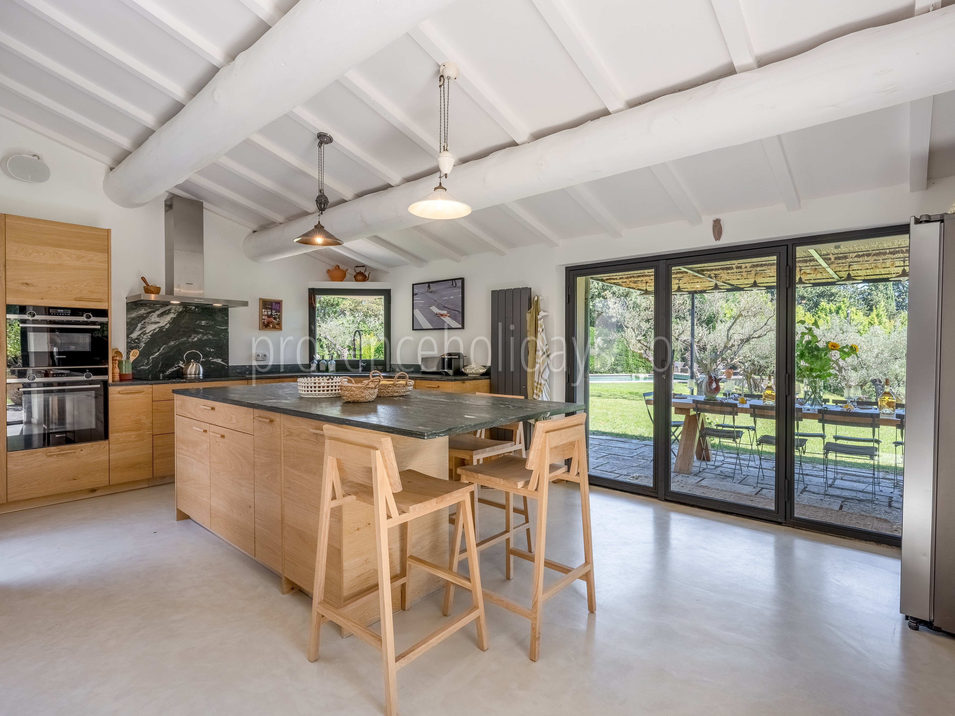 26 - Mas de la Burlande: Villa: Interior