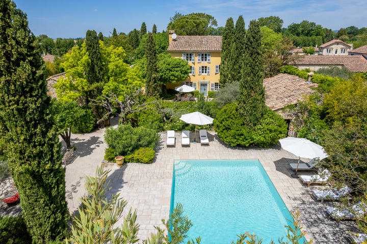 Maison de village avec piscine à Pernes-les-Fontaines