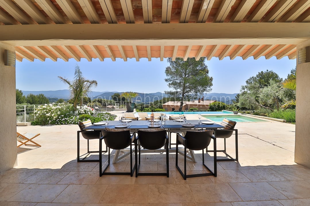 0 - Villa Doreen: Villa: Exterior