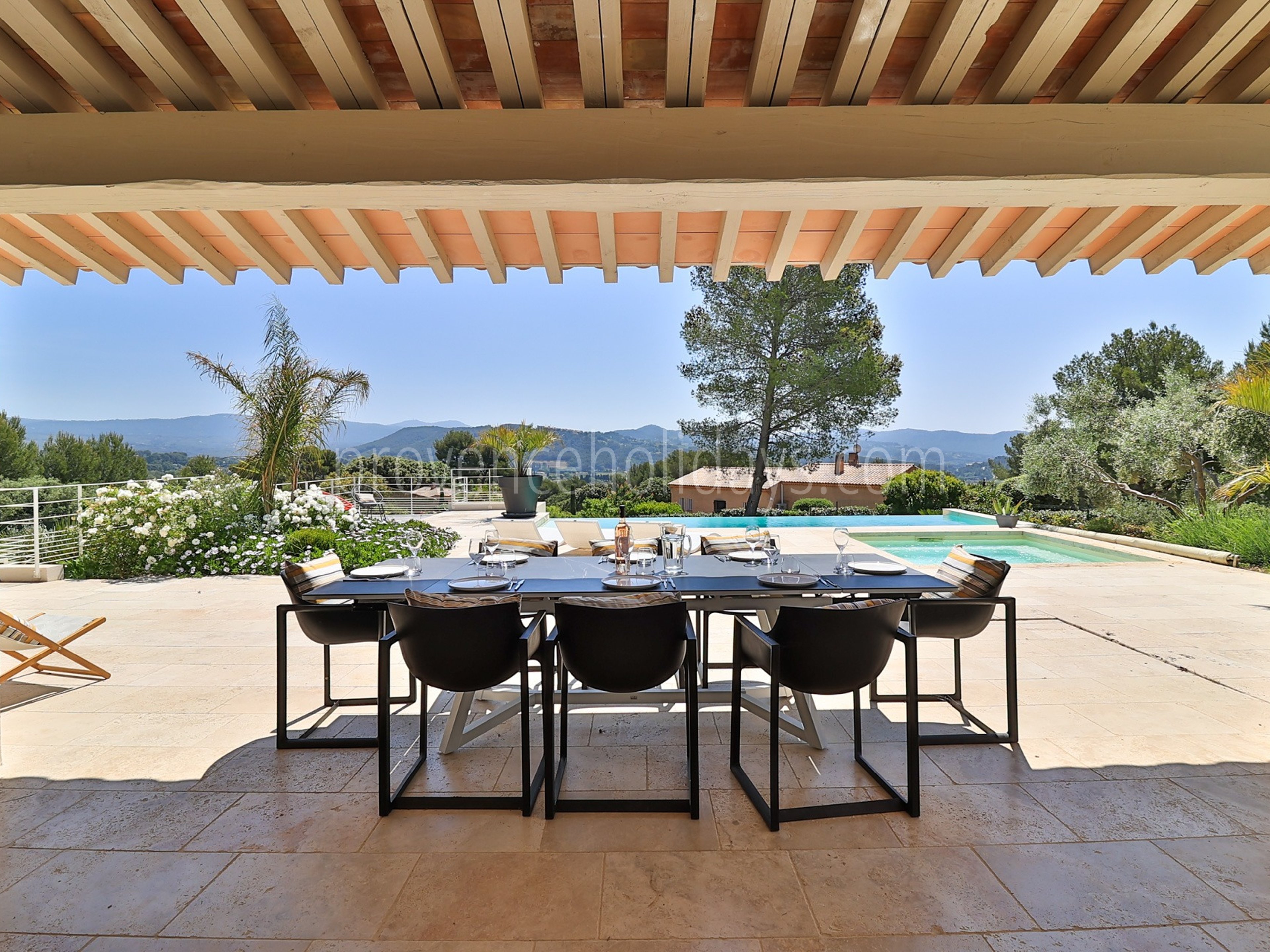 0 - Villa Doreen: Villa: Exterior