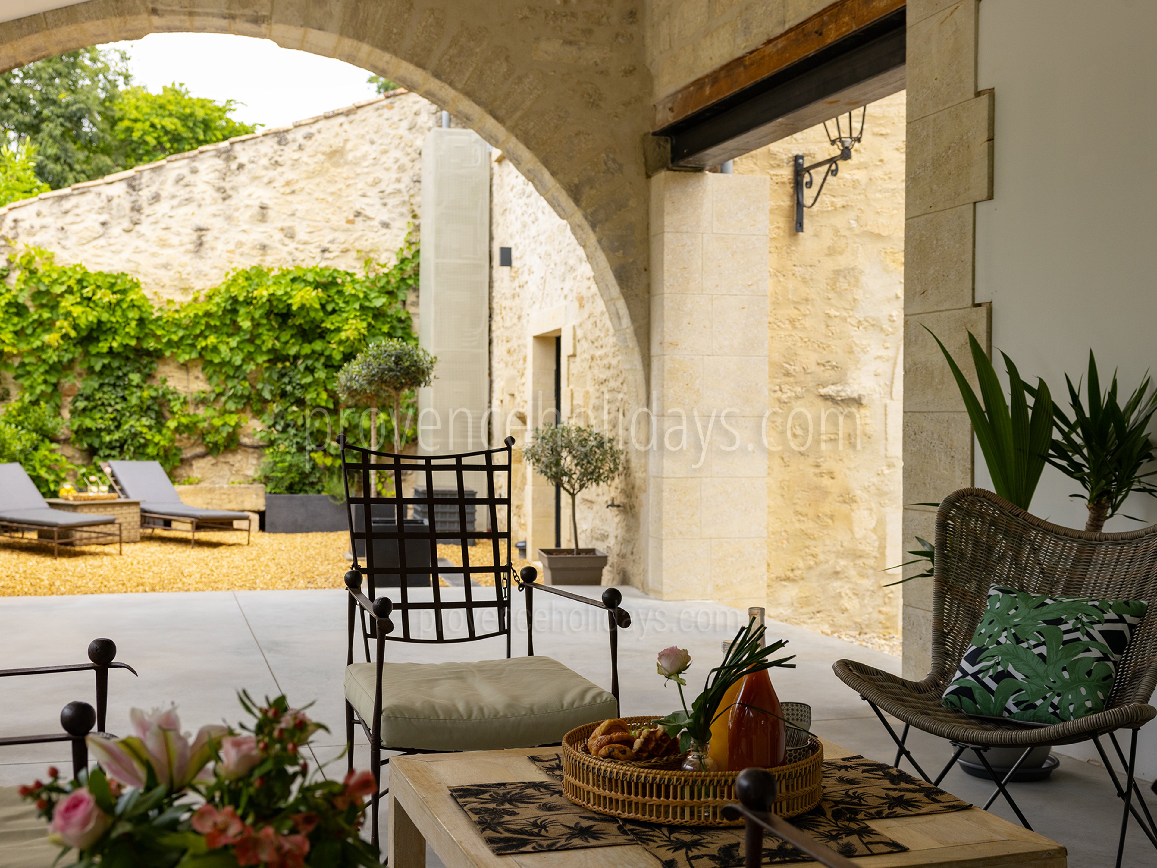 19 - La Bâtisse d\'Uzès: Villa: Exterior