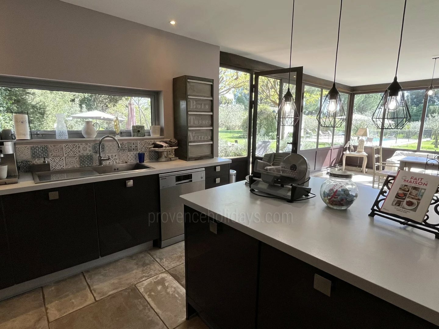 5 - Mas des Courses: Villa: Interior