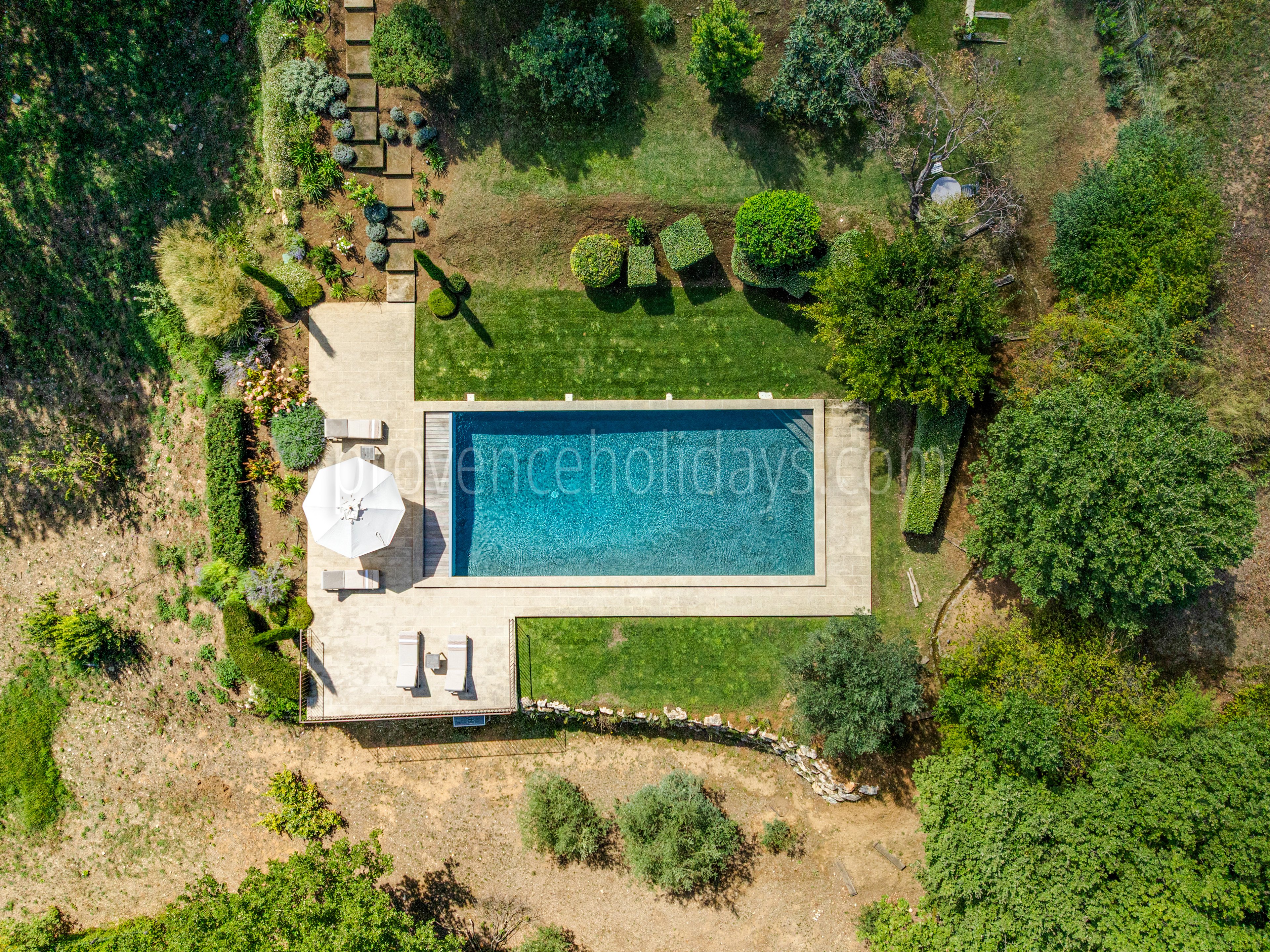 10 - Domaine des Pierres: Villa: Exterior