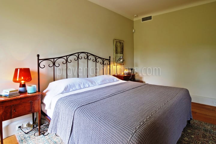 34 - Mas Provence: Villa: Bedroom
