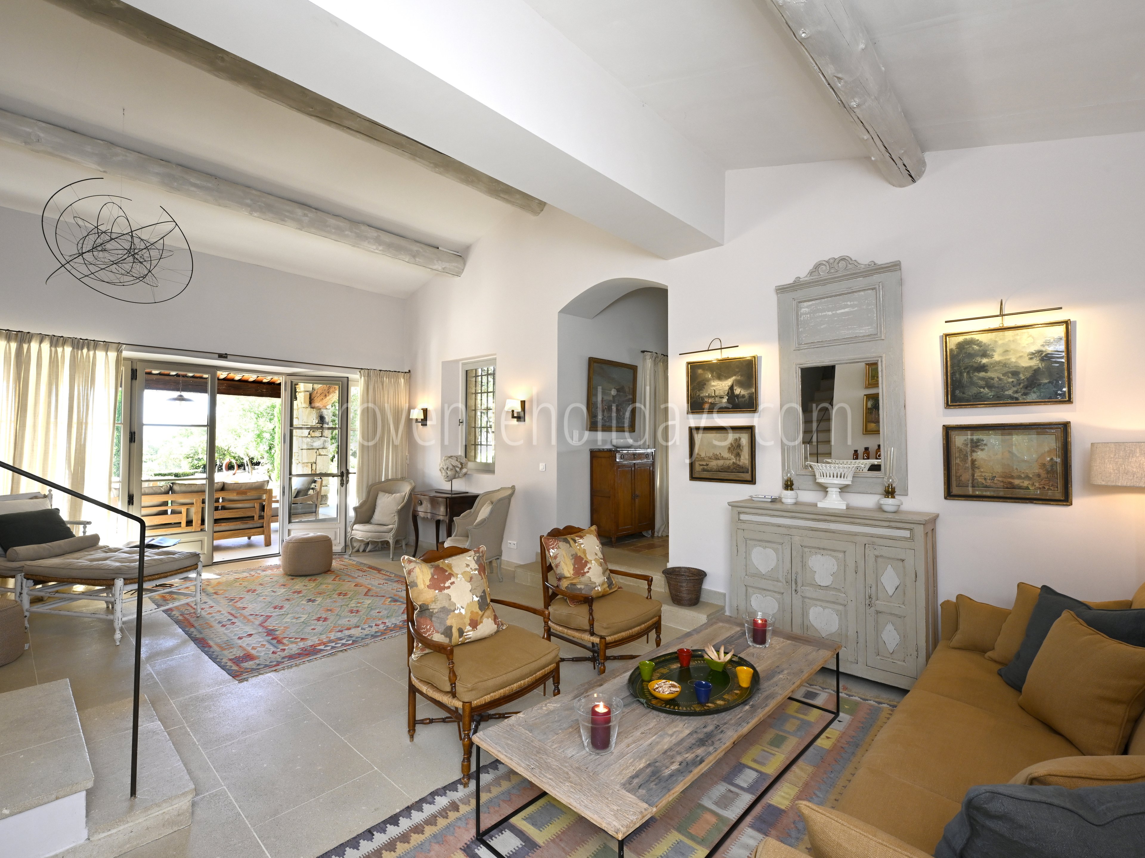 8 - La Maison des Bories: Villa: Interior