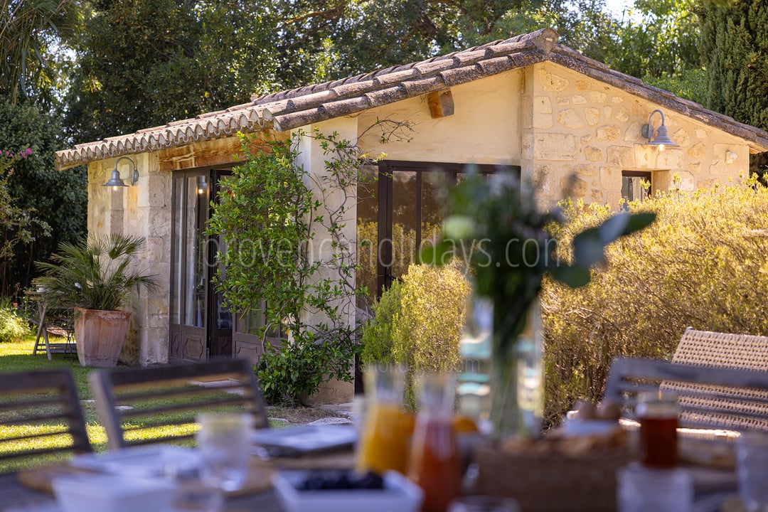 54 - Mas du Rosier: Villa: Exterior