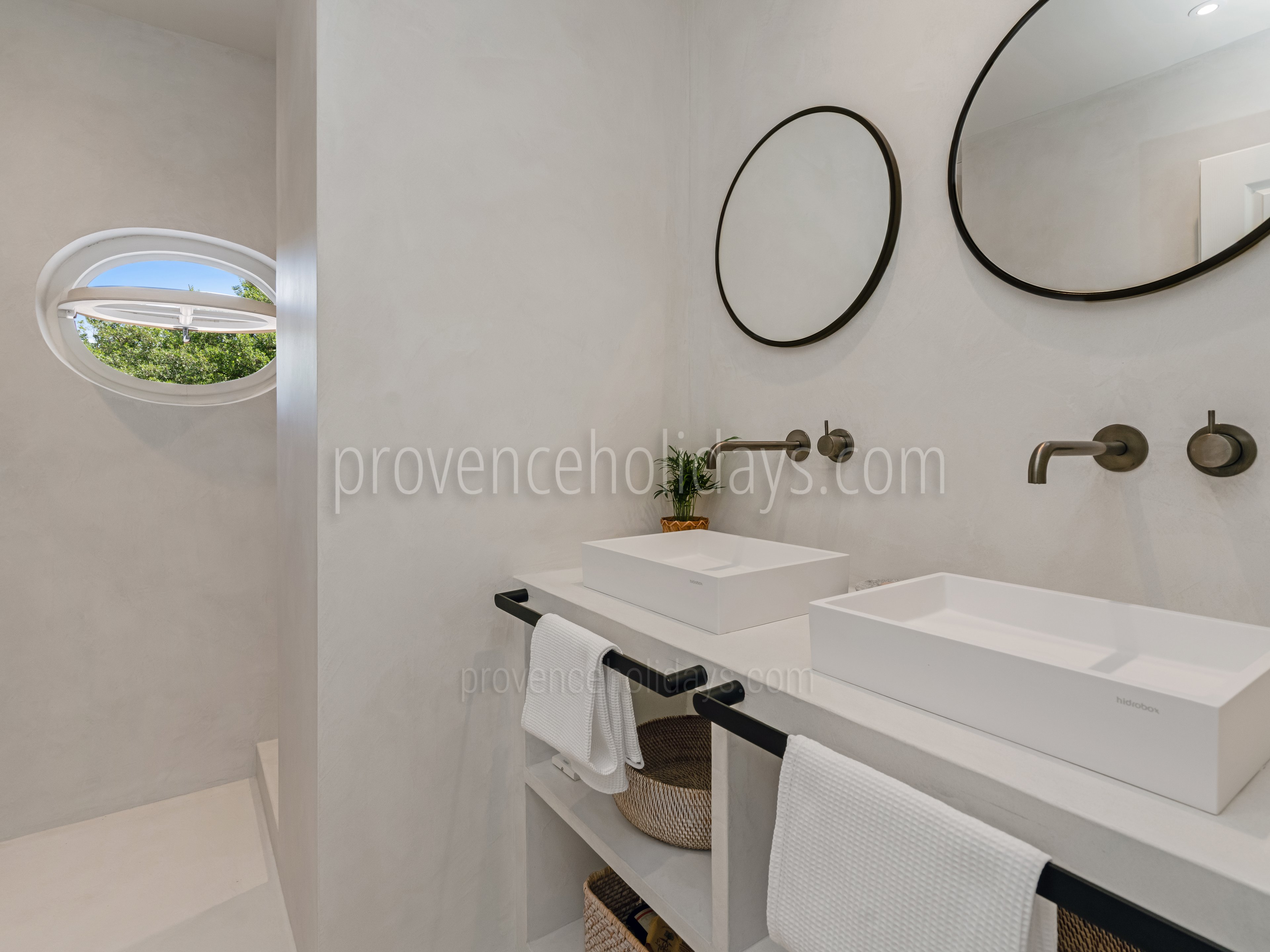 13 - Villa Honora: Villa: Bathroom