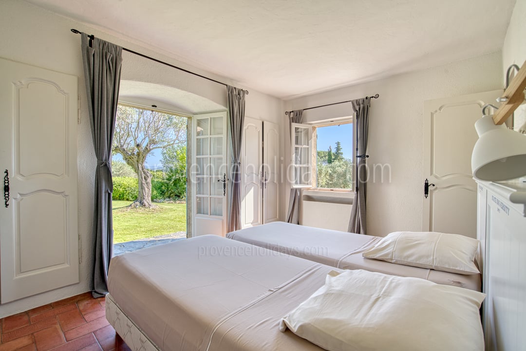10 - Azur Horizon: Villa: Exterior