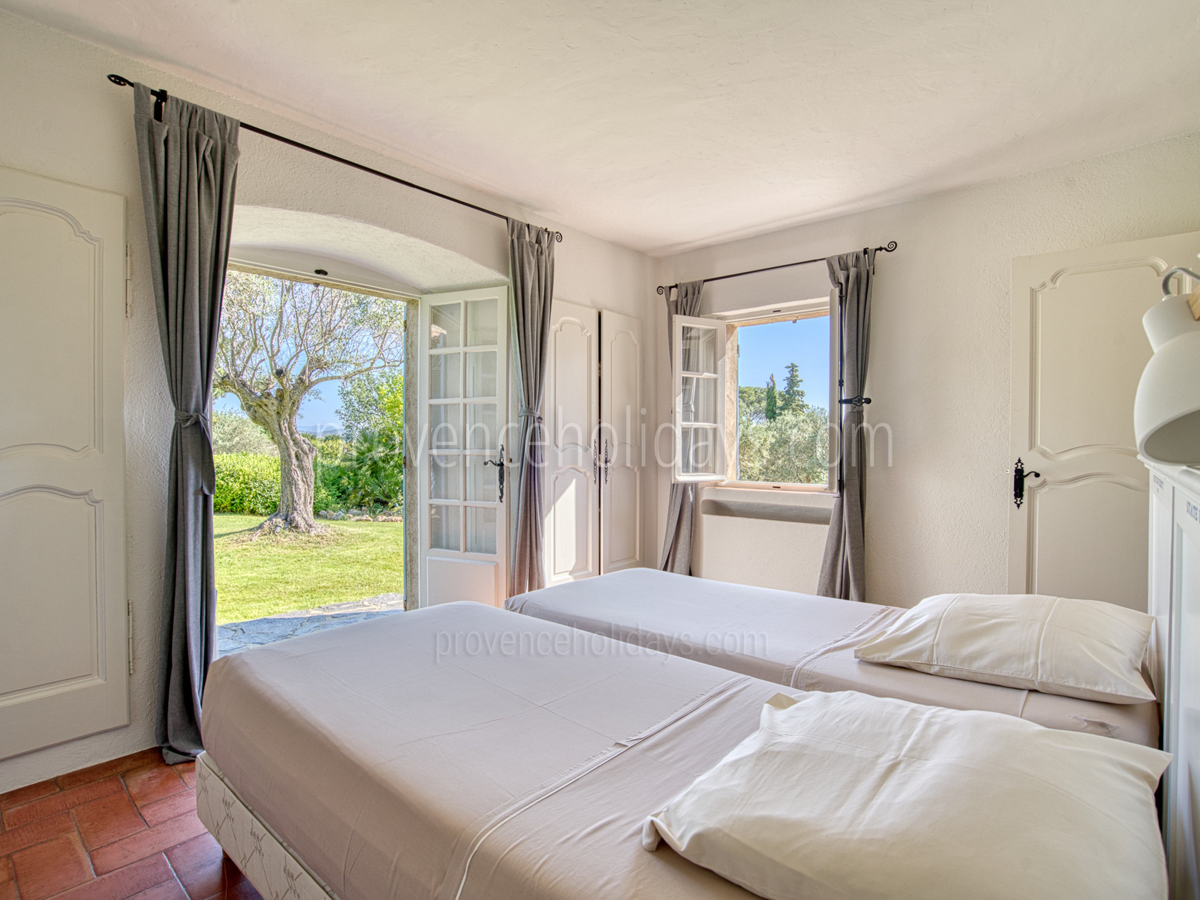 10 - Azur Horizon: Villa: Exterior