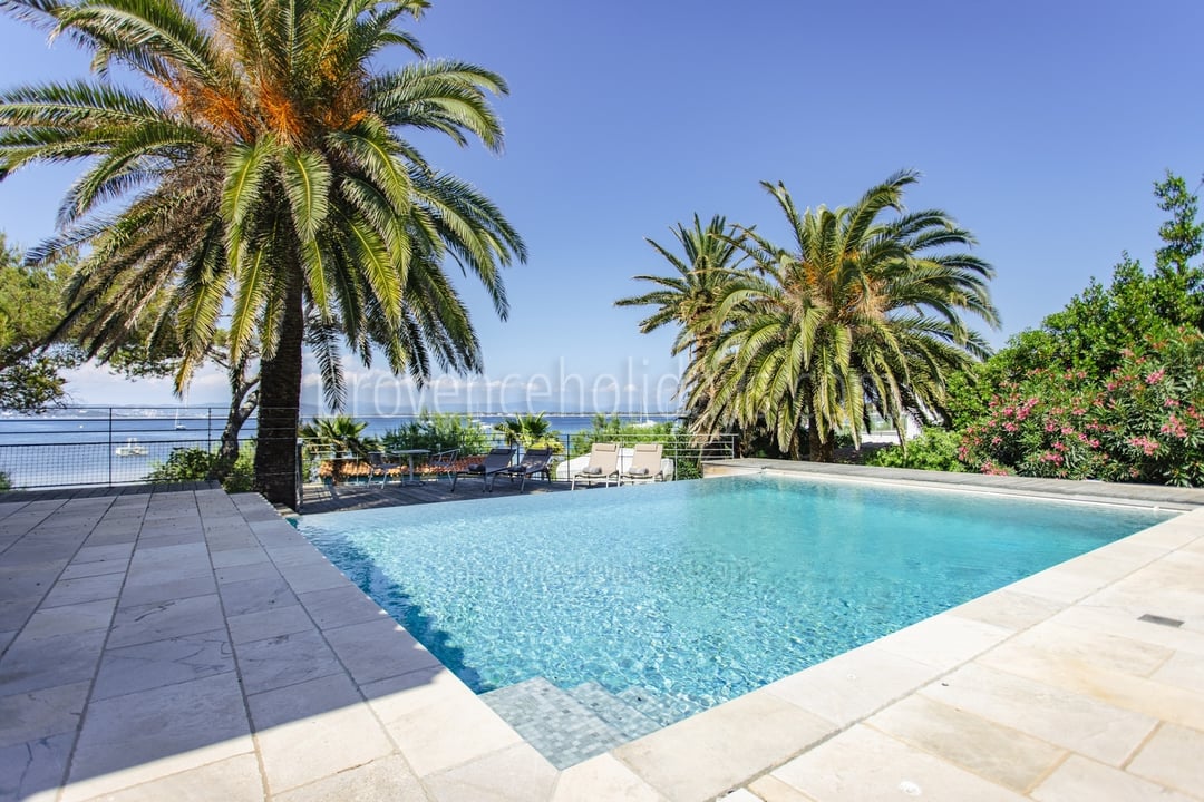 16 - Villa Giens: Villa: Pool