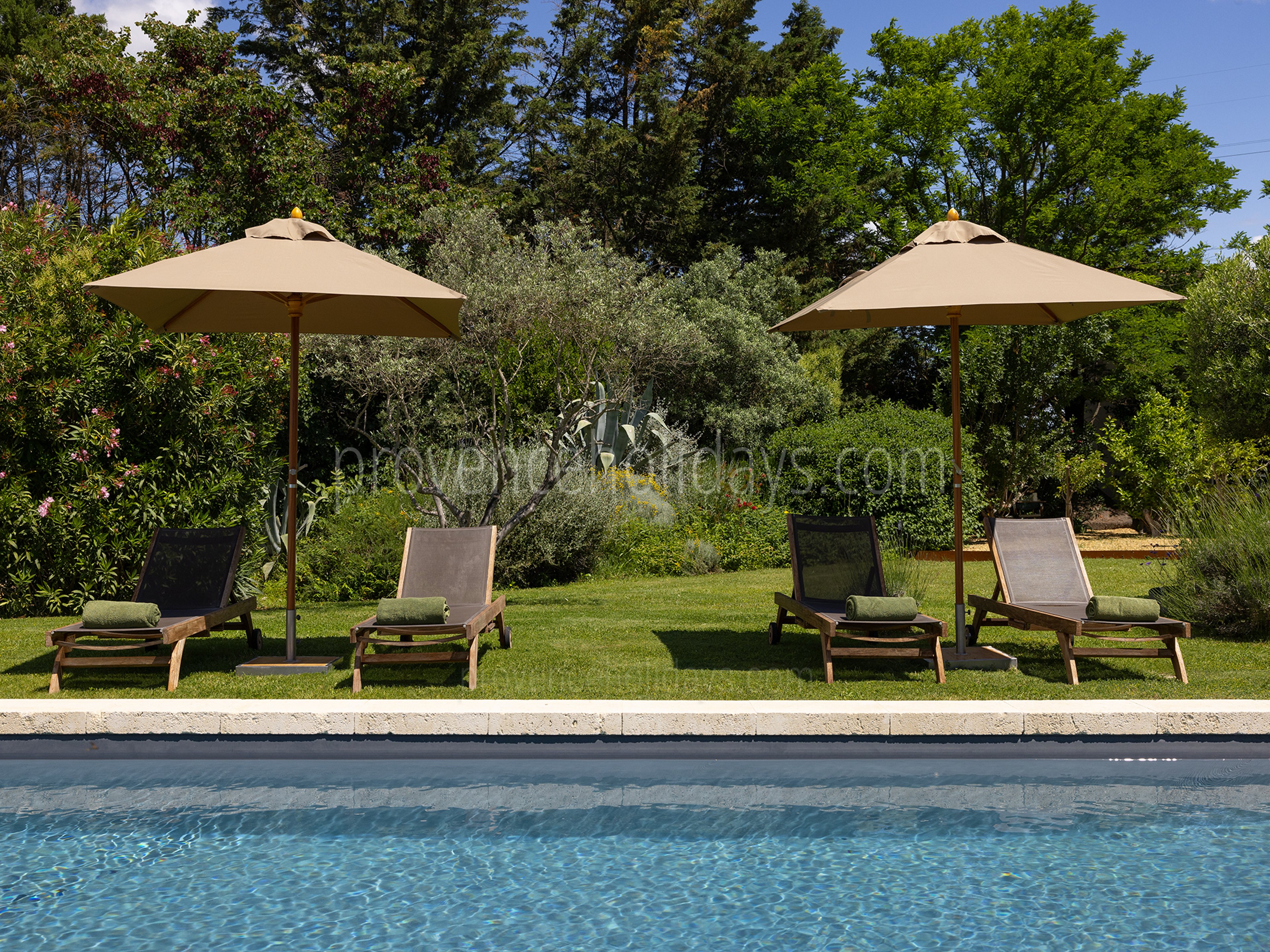 5 - Maison Eyragues: Villa: Pool