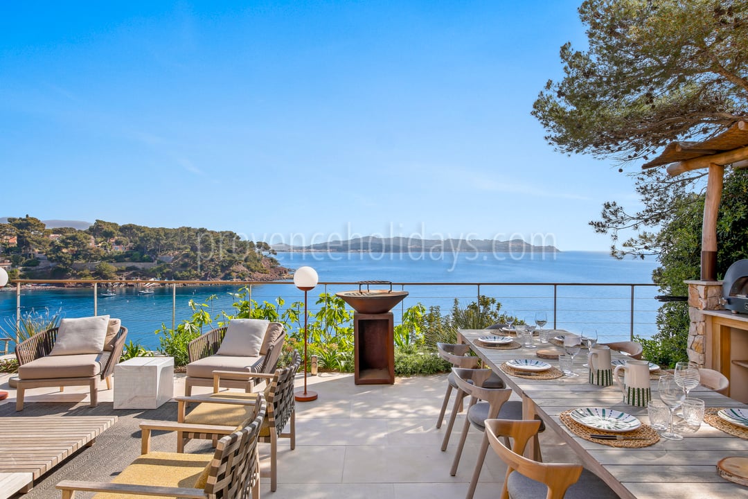 Cliffside Villa für 14 Gäste - Meerblick